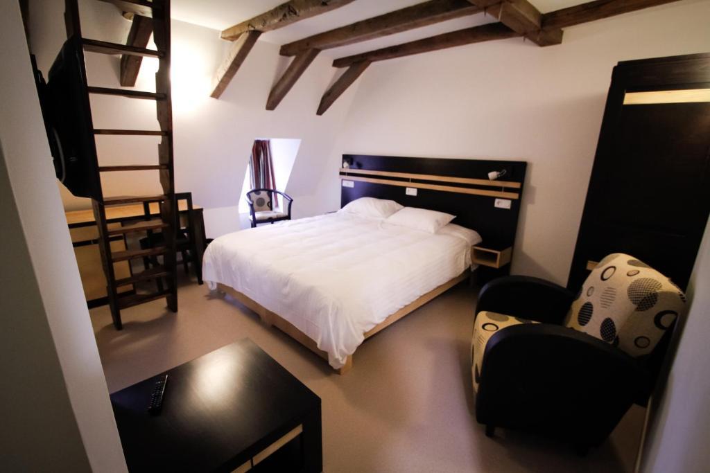 Logis Hotel Restaurant Auberge De La Xaintrie Saint-Privat  Zimmer foto